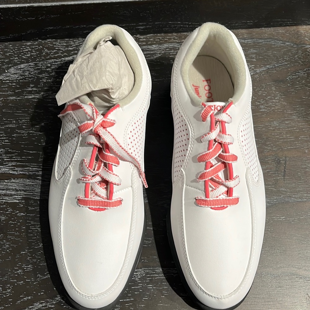 NWOT FootJoy Women’s Golf Shoes 6 Medium